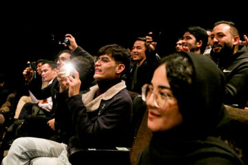 Los estudiantes extranjeros celebran la noche de Yalda