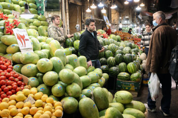 El pueblo de Teherán se prepara para festejar la noche de Yalda
