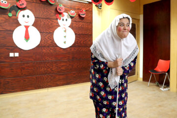 Celebración de Yalda en un hospital de niños en Mashhad