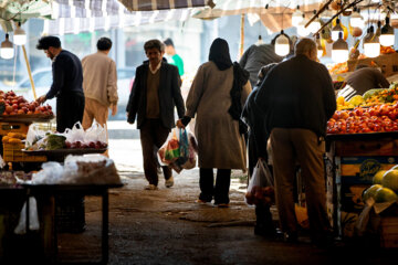 بازار شب یلدا در کرمانشاه