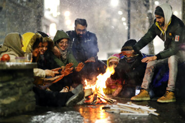 Iran/Hamadān : la neige a blanchi la ville