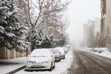 Iran : la première chute de neige de l'hiver 2022 à Zanjan au nord-ouest