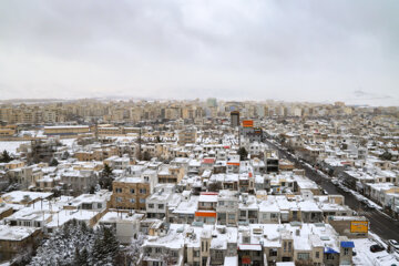 Llega la primera nieve invernal a Zanyan
