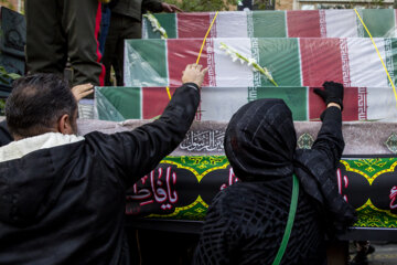 Funeral por 200 de los mártires de la Defensa Sagrada en Teherán
