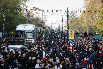 Funeral por 200 de los mártires de la Defensa Sagrada en Teherán
