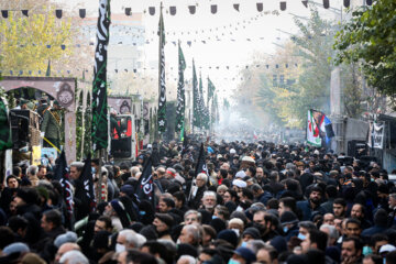 Funeral por 200 de los mártires de la Defensa Sagrada en Teherán
