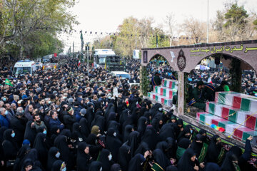 Funeral por 200 de los mártires de la Defensa Sagrada en Teherán
