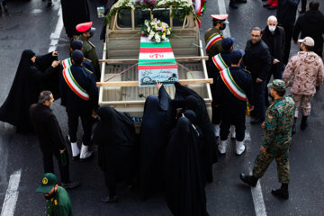 ایرانی شہر تبریز میں چھ گمنام شہدا سے الوداعی تقریب