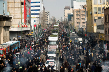 Funeral por 200 de los mártires de la Defensa Sagrada en Teherán
