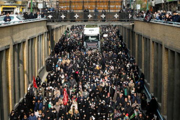 Funeral por 200 de los mártires de la Defensa Sagrada en Teherán
