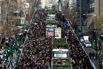 Funeral por 200 de los mártires de la Defensa Sagrada en Teherán
