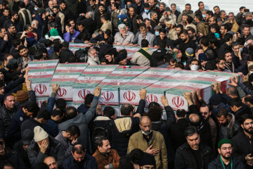 Funeral por 200 de los mártires de la Defensa Sagrada en Teherán
