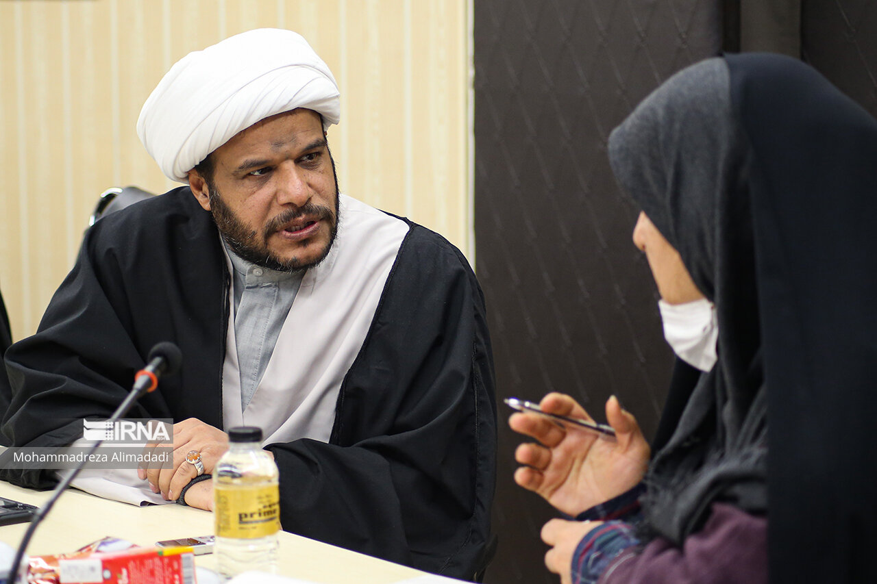 عالم ديني من القطيف: الشهيد سليماني كان نبراسا في طلب الحرية 