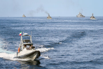 Desfile naval del ejercicio conjunto de Zolfaqar 1401

