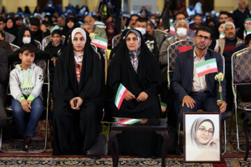 La cérémonie d'ouverture du 13e Festival du film populaire d'Ammar commémorant les martyrs de l'incident terroriste du sanctuaire de Shahcheragh s'est tenue mercredi soir 5 janvier 2023 dans la ville de Chiraz au sud de l’Iran. 