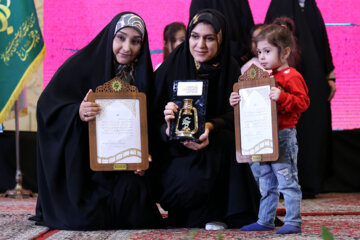 La cérémonie d'ouverture du 13e Festival du film populaire d'Ammar commémorant les martyrs de l'incident terroriste du sanctuaire de Shahcheragh s'est tenue mercredi soir 5 janvier 2023 dans la ville de Chiraz au sud de l’Iran. 