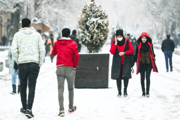 Iran/Hamadān : la neige a blanchi la ville