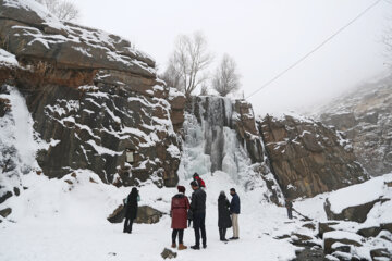 Iran/Hamadān : la neige a blanchi la ville