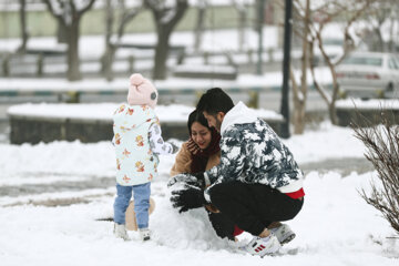 Iran/Hamadān : la neige a blanchi la ville