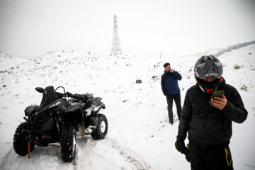 Teherán se viste de blanco por la nieve