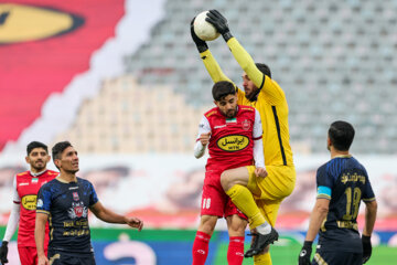 لیگ برتر فوتبال- پرسپولیس و نساجی مازندران