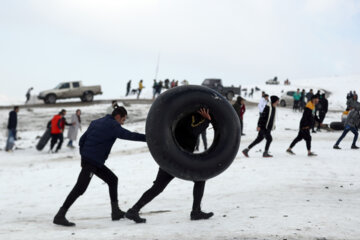 La neige continue de tomber en Iran : Yāsūj vêtu de blanc