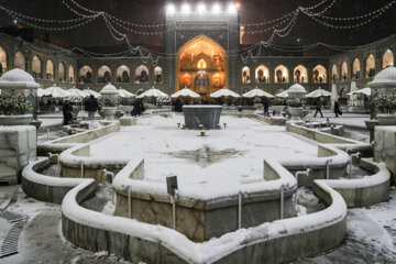 Chutes de neige au mausolée de l'Imam Reza