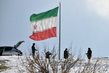 La neige continue de tomber en Iran : Yāsūj vêtu de blanc