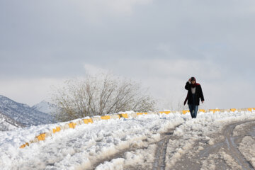 La neige continue de tomber en Iran : Yāsūj vêtu de blanc