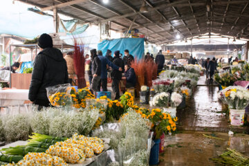 Mercado de flores en vísperas del Día de la Madre
