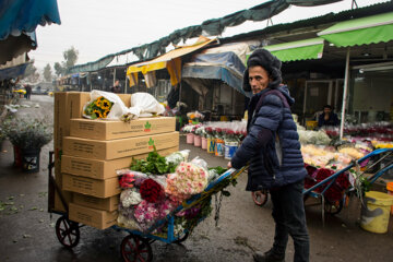 Mercado de flores en vísperas del Día de la Madre
