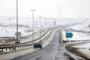بارش برف در جاده‌های ۲۱ استان/ ترافیک سنگین در محور هراز