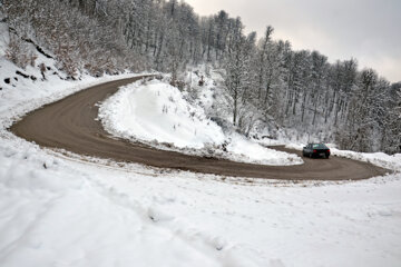 Naturaleza nevada de Rudbar en el norte de Irán
