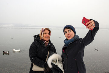 برف سے ڈھکے دارالحکومت تہران کی خوبصورتی