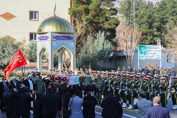 تشییع پیکر شهید مدافع امنیت احمد کشوری نیا در ستاد فرماندهی انتظامی لرستان