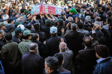 تشییع پیکر شهید مدافع امنیت احمد کشوری نیا در ستاد فرماندهی انتظامی لرستان