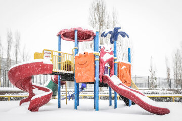 La nieve cubre de blanco Irán