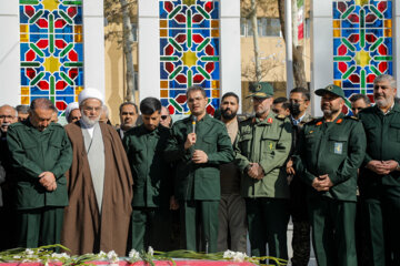 گلباران یادمان شهدای گمنام در سنندج