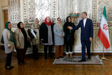 Rencontre des invitées participant au Congrès des Femmes d’influence avec le ministre iranien des A.E.