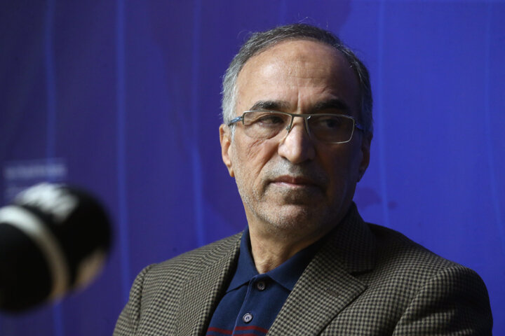دانشمندان هستهای یکهزارم فوتبالیستها درآمد ندارند/ سالی ۷هزار میلیارد خرج فوتبال میشود