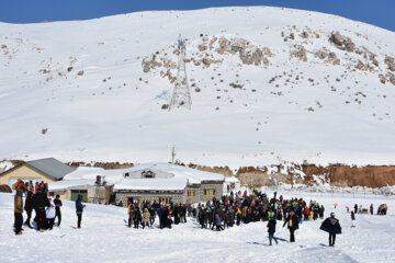 اختتامیه جشنواره ملIran : Yāsūj accueille un festival de la neigeی برفی دنا