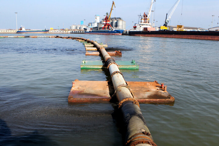 لایروبی کناره‌های بلوار ساحلی انزلی با ۸۶ درصد پیشرفت ادامه دارد