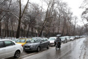 بارش برف در شمال تهران/ پلیس راهور: رانندگان فاصله طولی را رعایت کنند