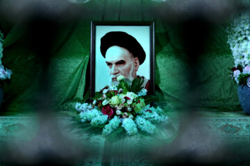 ساده‌زیستی، اقتدار و شهامت از ویژگی‌های بارز امام خمینی (ره) بود