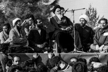 Aniversario del regreso del Imam Jomeini a Irán
