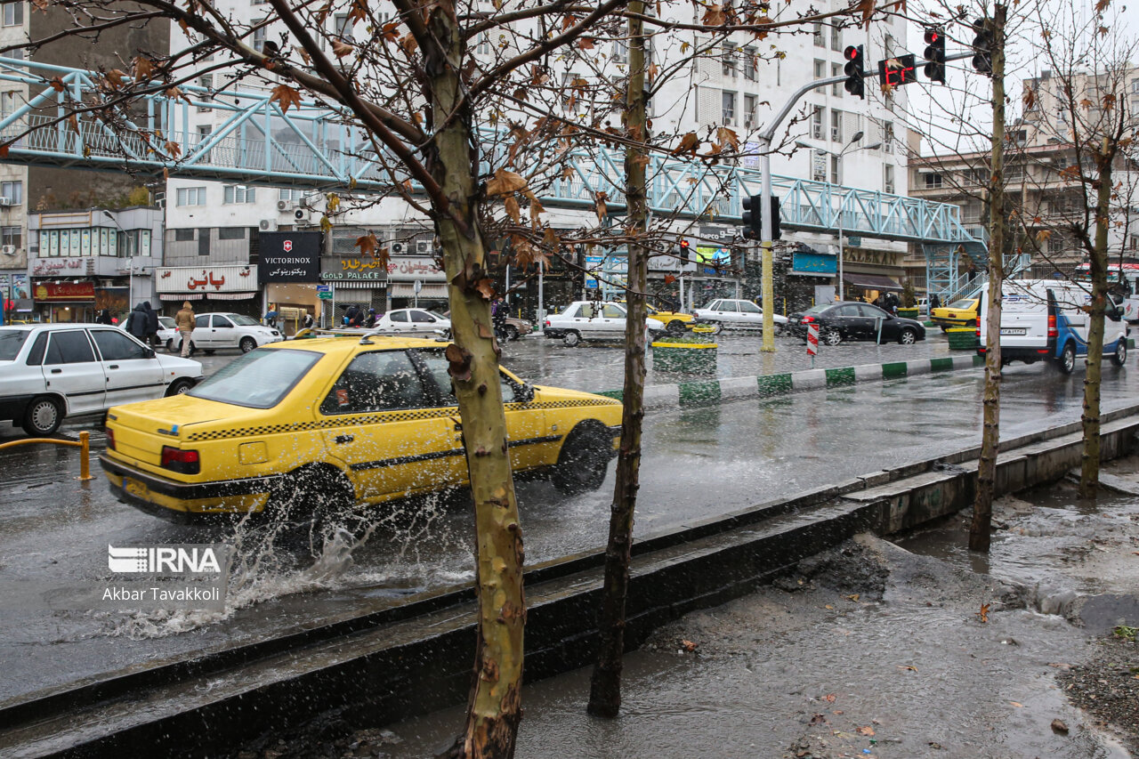 بارش باران و برف در ۱۸ استان/ اردبیل و ۳ استان ساحلی خزر بیشترین بارش را دریافت می‌کنند
