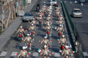 امام خمینی (رہ) کی ایران آمد کی سالگرہ کے موقع پر موٹر سائیکل سواروں کی پریڈ کے مناظر 
