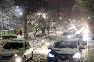 Iran : de fortes chutes de neige à Hamadan à l’ouest dimanche (12 février 2023)