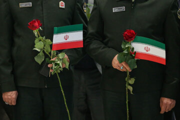 Celebrado el aniversario de la llegada del Imam Jomeini a Irán 
