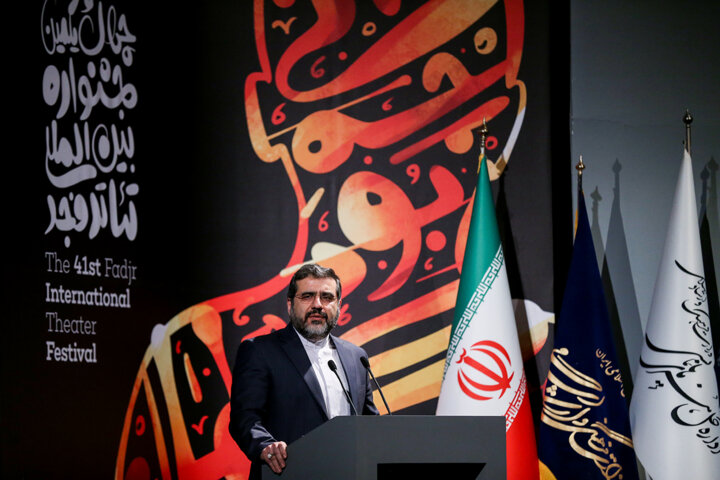  وزیر فرهنگ و ارشاد اسلامی: همه خبرنگاران باید بیمه شوند